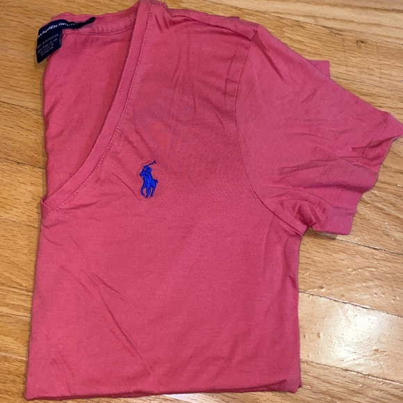 Ralph Lauren fitted V Neck Tshirt XS Pink with Embroidered blue logo - Picture 1 of 1